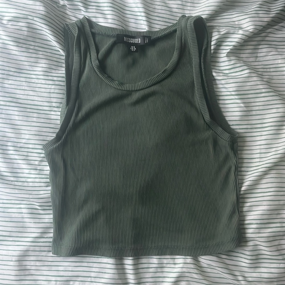 Cropped ribbed tank